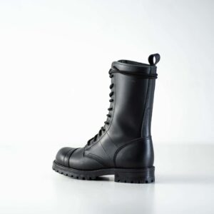 516 ehk kõrged Aviator-saapad – mustad